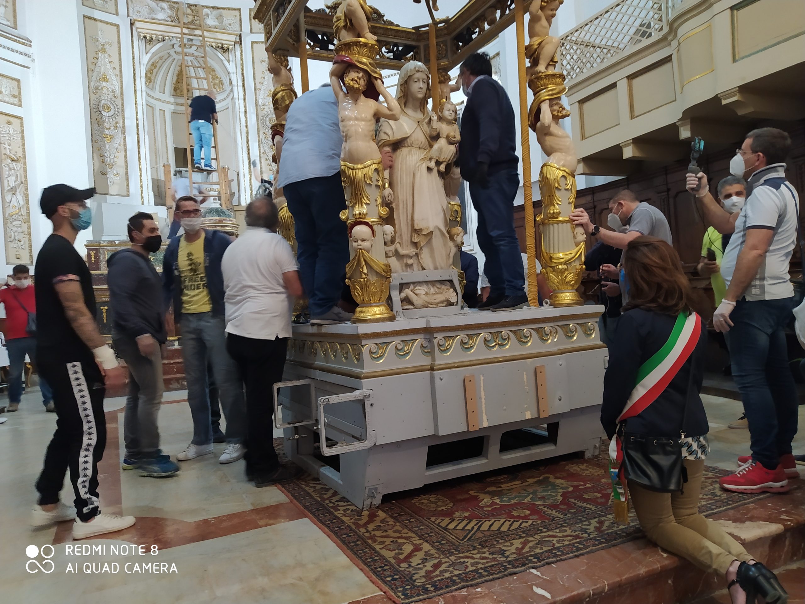 Discesa straordinaria della Madonna del Soccorso di Sciacca, il simulacro riposto nella sua vara al centro della Basilica fino ad agosto