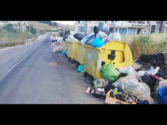 Un centinaio di pacchi di pannolini abbandonati nei pressi di una discarica  a Carcossea (Video)