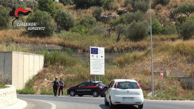 Due chili e mezzi di cocaina sequestrata dai carabinieri e due arresti nei pressi della Scala dei Turchi