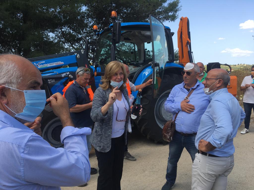 Montevago, inaugurato nuovo mezzo dell’Esa per ripulire il paese dalle erbacce