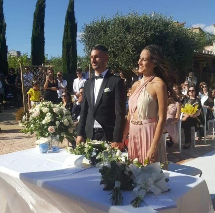 A nozze il giocatore dell'Unitas Sciacca Toto' Vaccaro, ieri ha detto sì alla sua dolce Erika