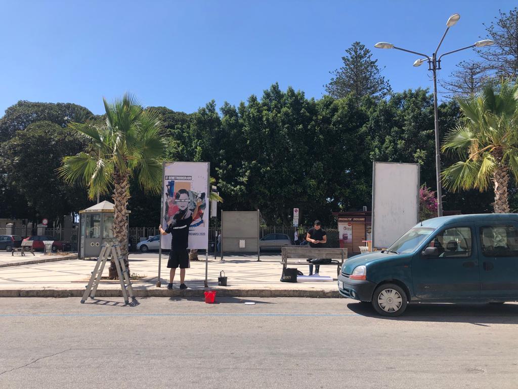 Piccoli appuntamenti per l'ottava edizione di "Ritrovarsi", prima installazione dell'artista Di Grado in piazza Friscia