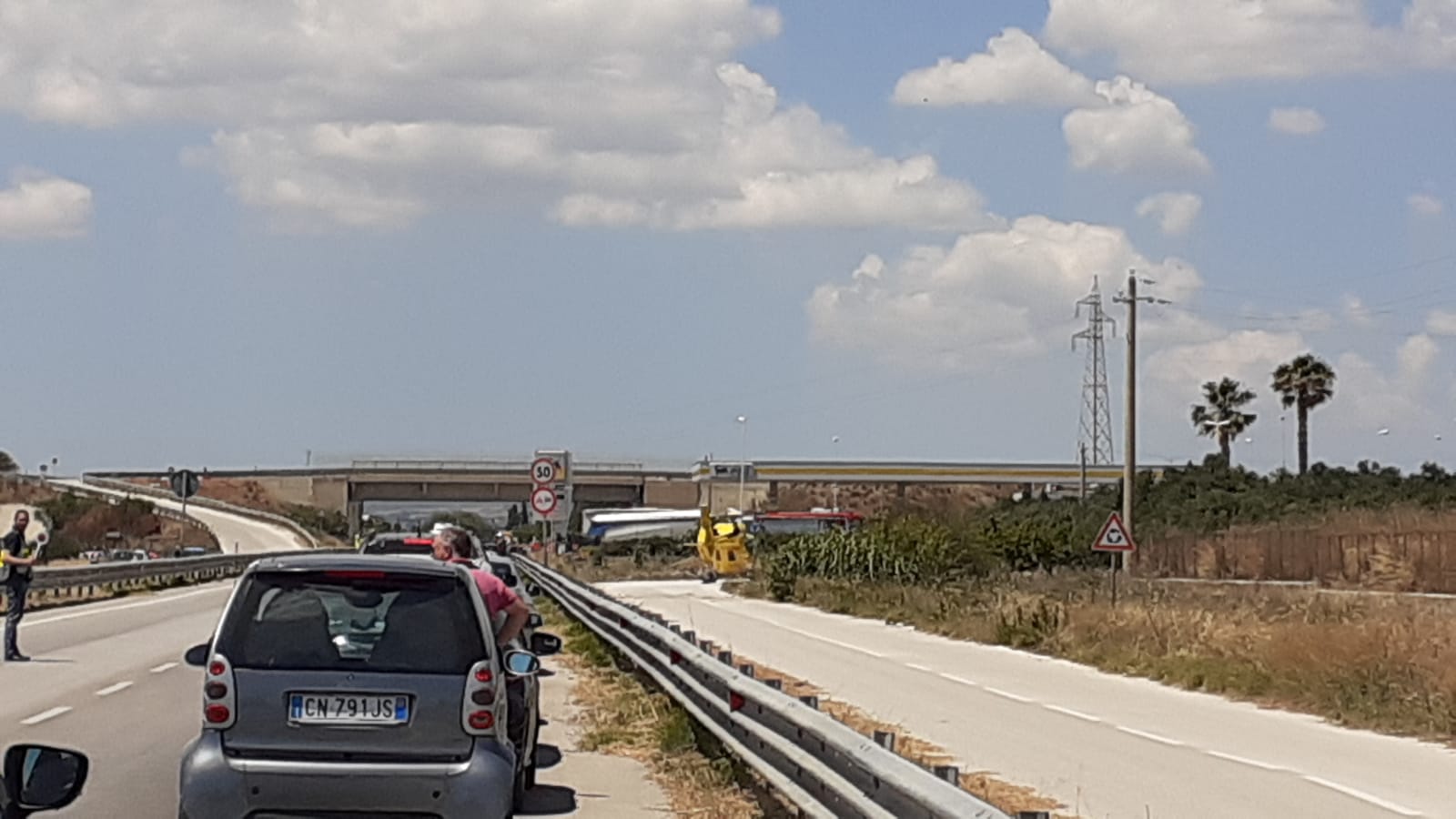 Incidente sulla 115 alle porte di Sciacca, agrigentino ferito trasferito in elisoccorso a Caltanissetta
