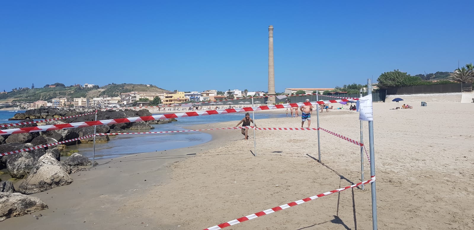 Subacquei e incursori della Marina Militare arriveranno la prossima settimana a Sciacca, rimane transennata parte della spiaggia della Tonnara