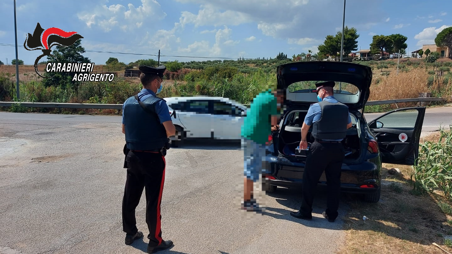 Controlli dei carabinieri con etilometro a Ribera, otto patenti ritirate