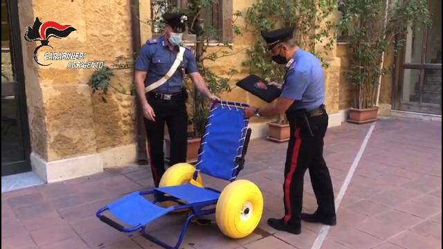 San Leone, compra con 100 euro sedia per disabili da uno sconosciuto: denunciato un uomo