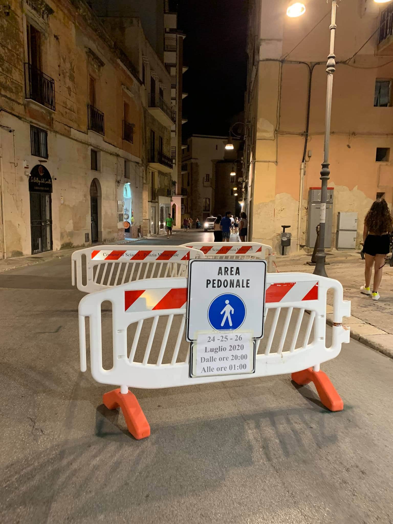 Primo weekend d'isola pedonale in centro storico a Sciacca, ad agosto sara' rinforzata