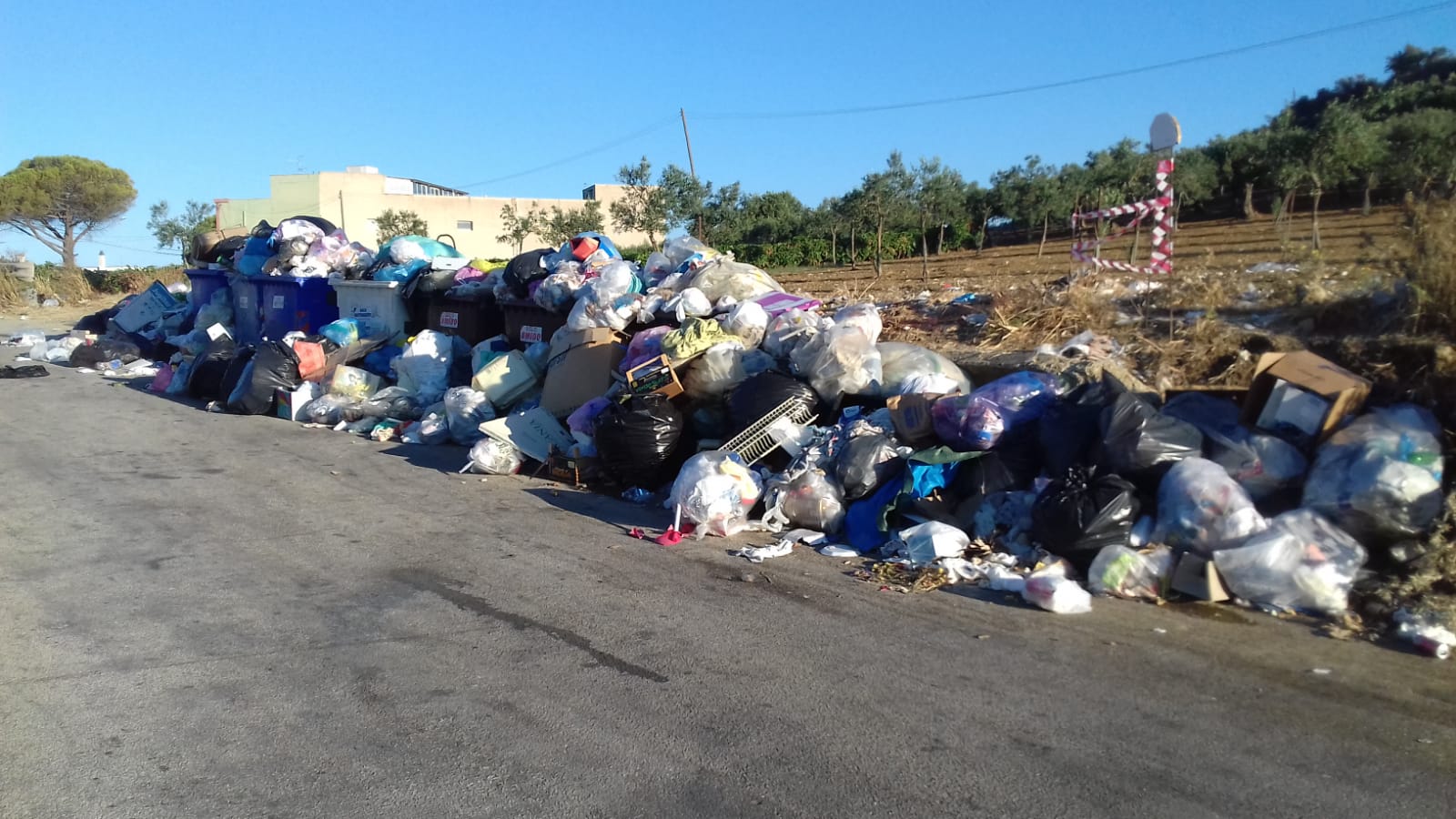 Problema rifiuti a Sciacca, otto consiglieri comunali di opposizione:"Non si puo' scaricare la colpa sul cittadino"