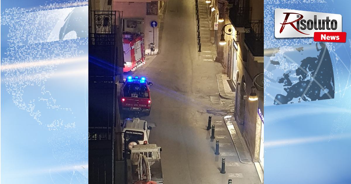 Crolla il tetto di una casa nel centro storico di Sciacca, nessun ferito