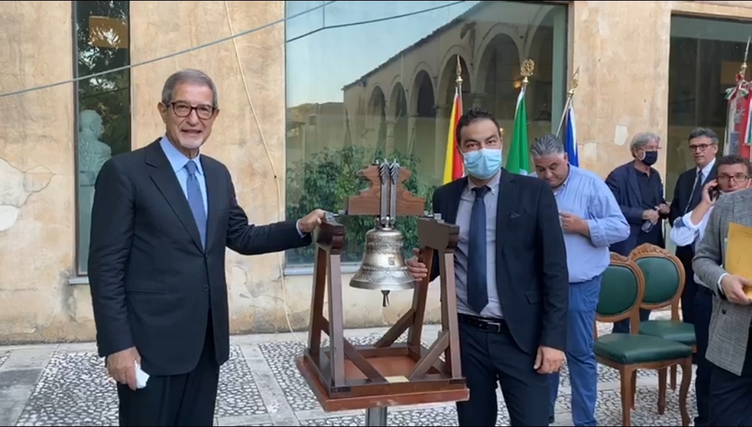 Questa sera a Burgio una campana per il Presidente Musumeci