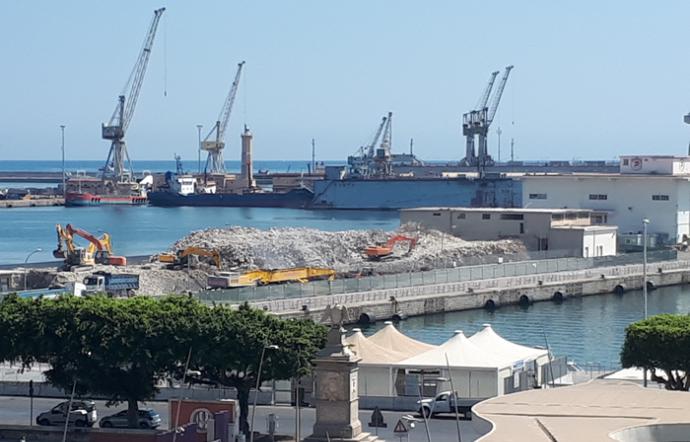 Bloccato al porto di Palermo con febbre alta, giovane turista trasportato all'ospedale Cervello