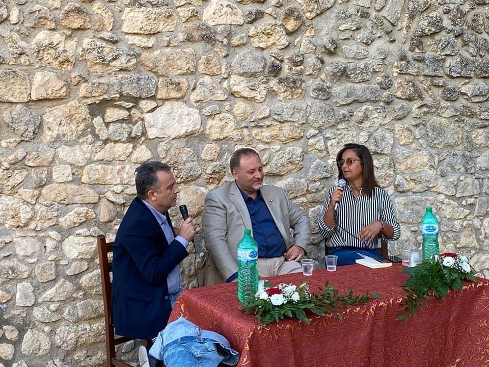 Il libro “Fake News” di Moncada e Pira presentato ieri sera dalla Fidapa  a Caltabellotta