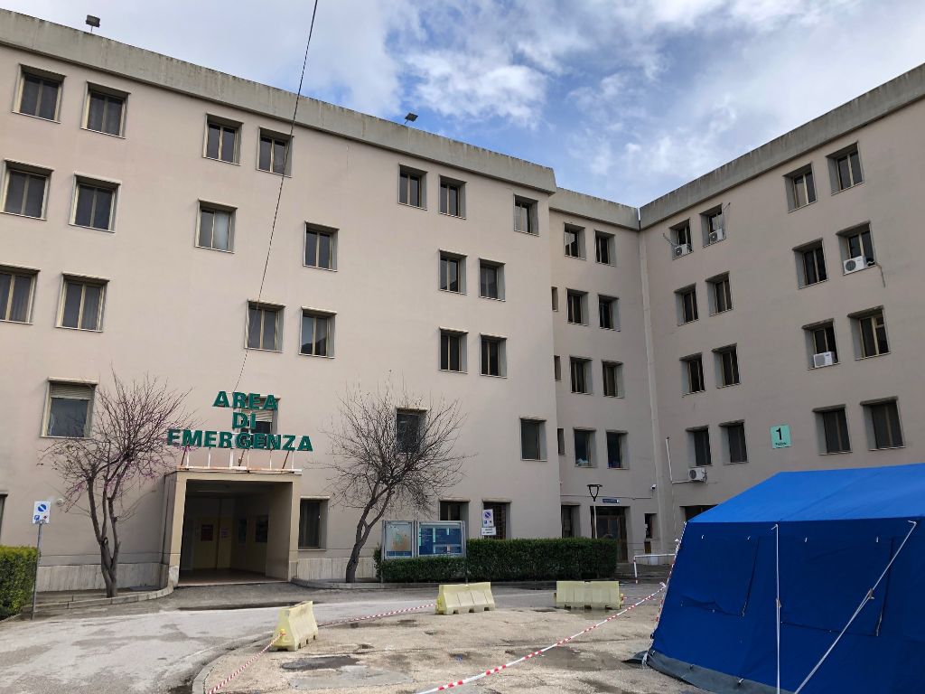 Furto e danneggiamento al Centro Salute Mentale di Sciacca, indagano i carabinieri