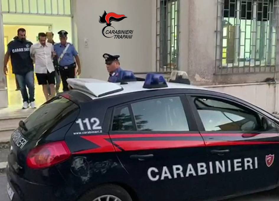 Evade dai domiciliari a Trapani strappandosi il braccialetto elettronico e viene arrestato un mese dopo a Castelvetrano
