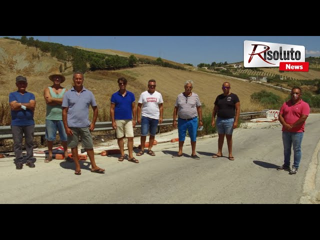 Via Del Poio frana sempre piu' e i residenti di Tabasi ora dicono:" Basta, qualcuno intervenga"