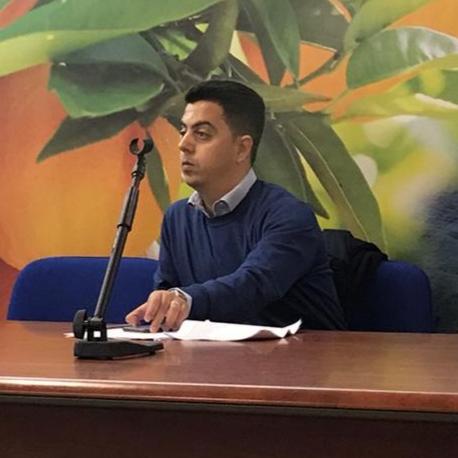 Corsa solitaria dei Cinque Stelle alle amministrative di Ribera con Rossello