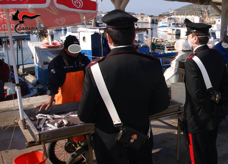 Controlli igienico sanitari in ristoranti, pizzerie e pescherie a Favignana con sequestro di attrezzature e alimenti per 60 mila euro