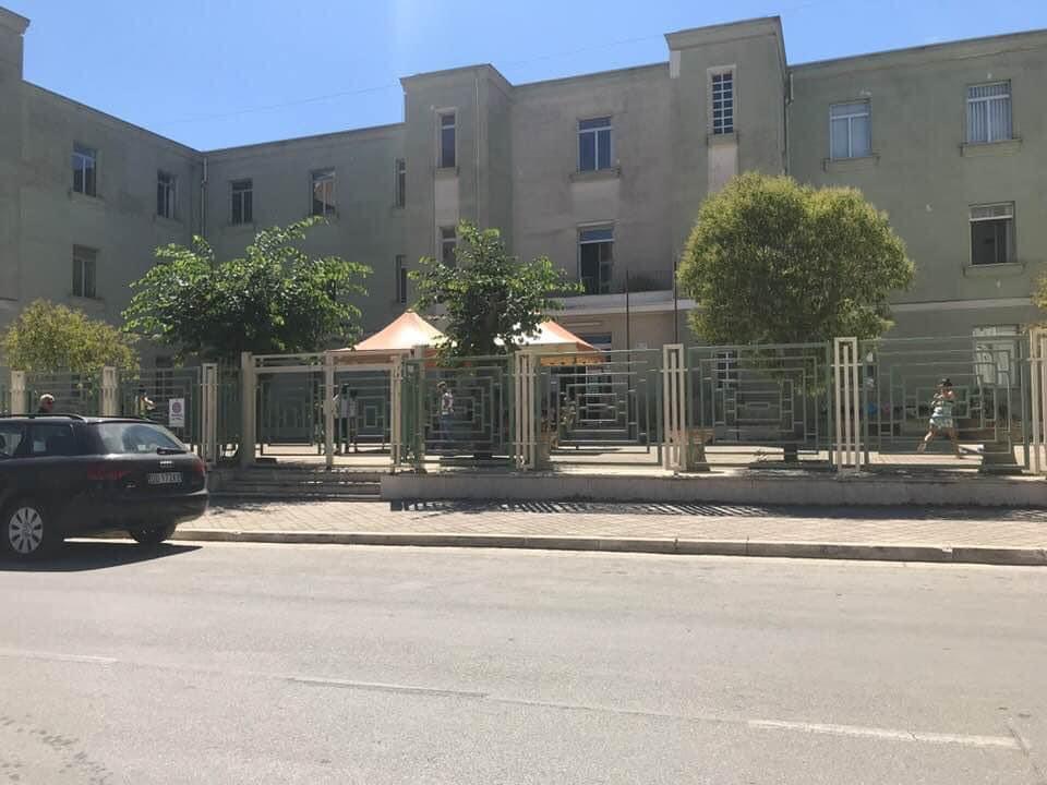 Il Comune di Santa Margherita Belice sostituisce tutti gli infissi di una scuola e affida l’incarico per lo smaltimento di amianto