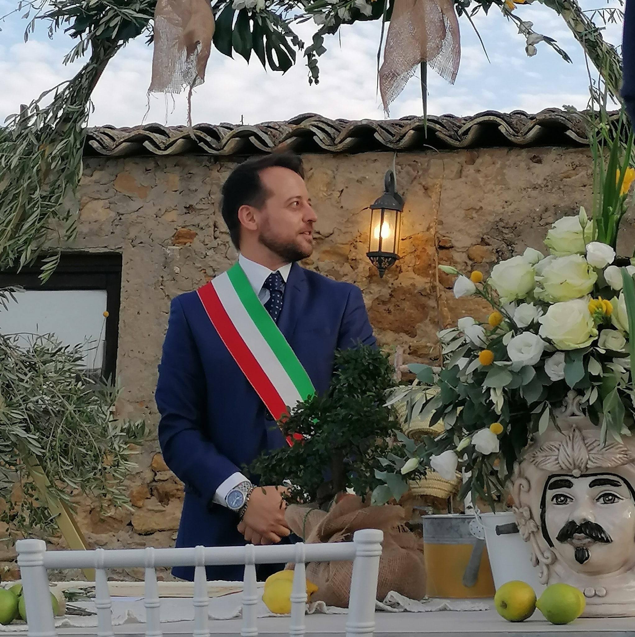 Il sindaco di Delia vuole eliminare la Tari del 2020 per le utenze non domestiche