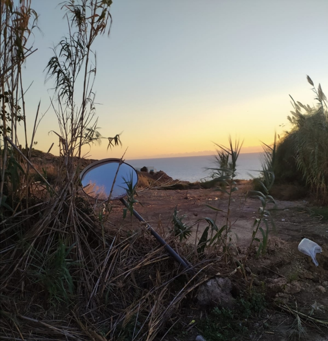 Nella via Ulisse di Sciacca non regge neanche lo specchio parabolico