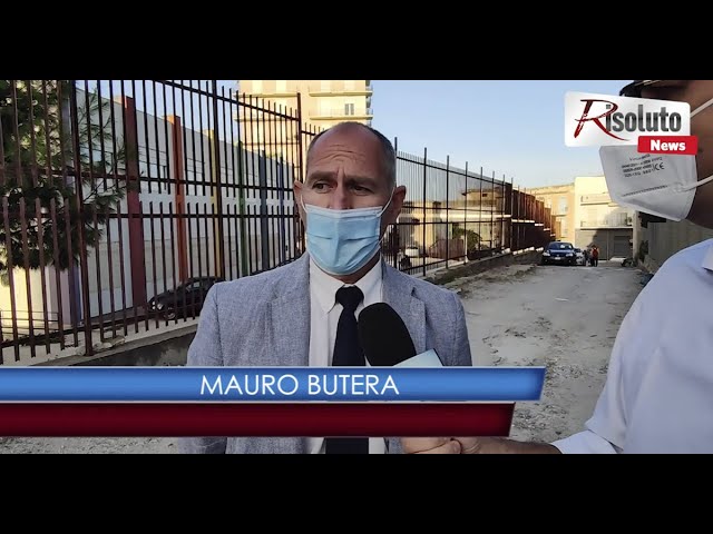 Quaranta metri di strada polverosa per raggiungere una scuola di Sciacca (Intervista)