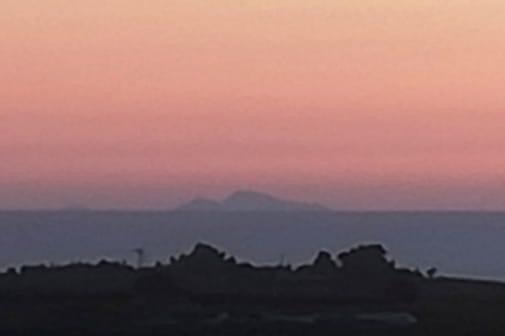 Pantelleria vista da Menfi, uno spettacolo ricorrente