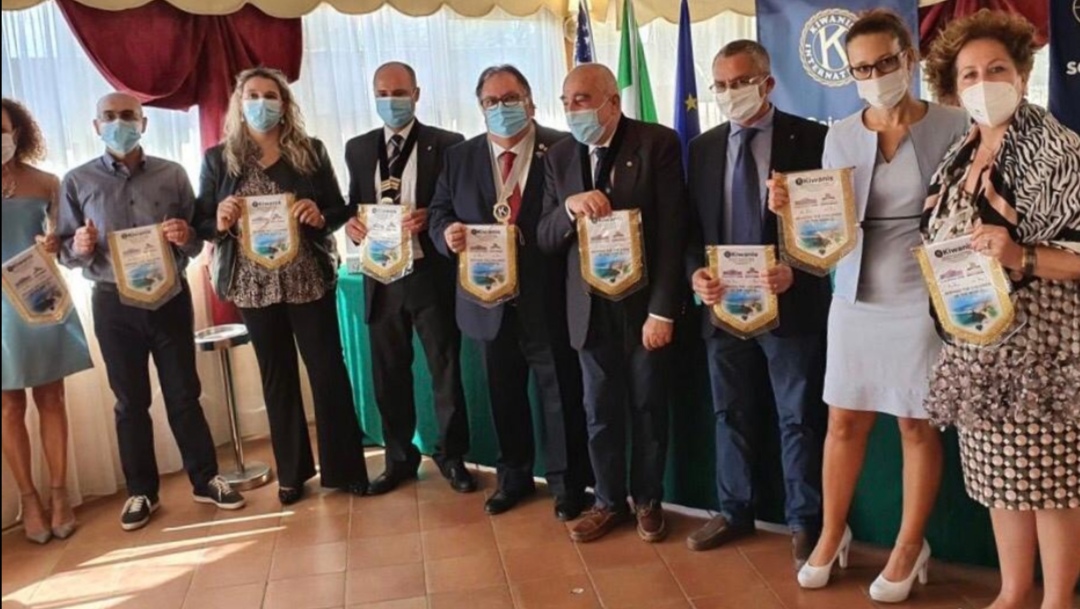 Sciacca, passaggio della campana dei Club Service Kiwanis Sciacca Terme e Sciacca Monte Kronio