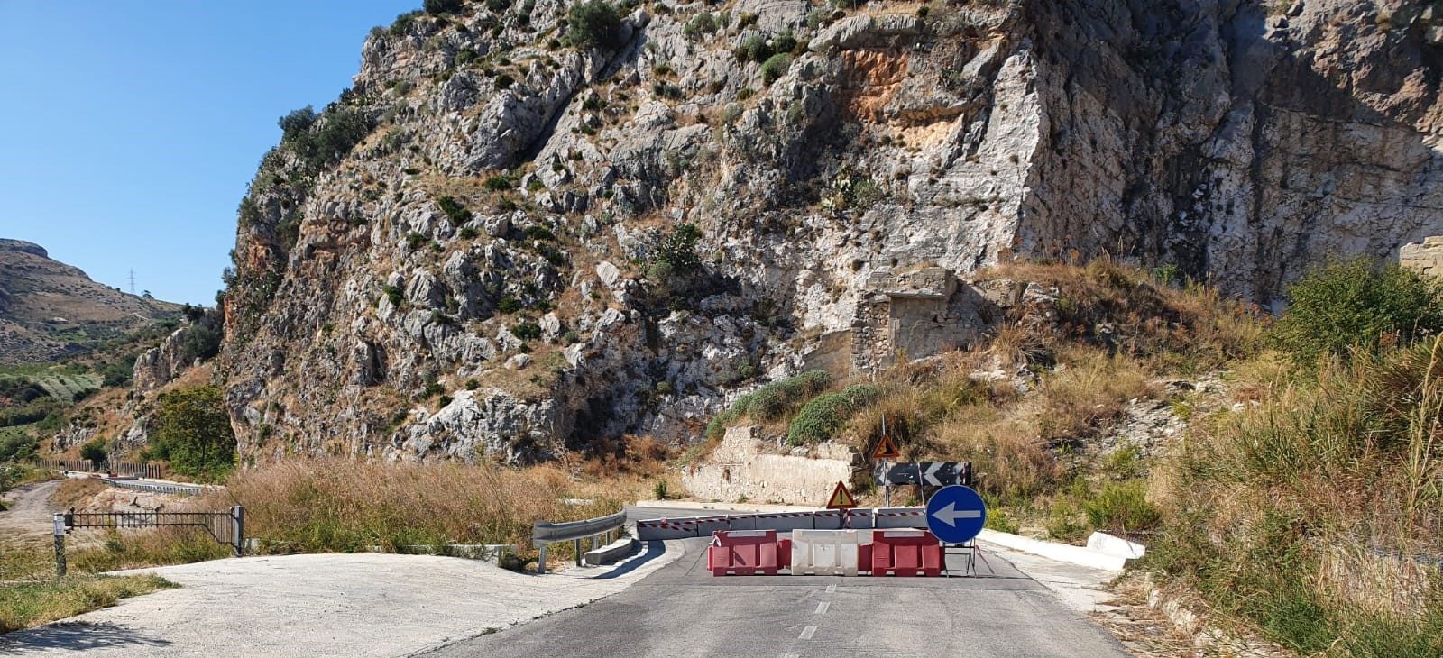 Il sindaco di Caltabellotta: "Gravi disagi per il mio comune dalla chiusura della provinciale per Sciacca"