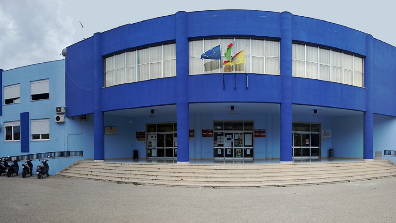 Venerdì e sabato  pendolari a casa all'Arena, Fermi e Fazello di Sciacca, a Villafranca riunione tra sindaco e genitori
