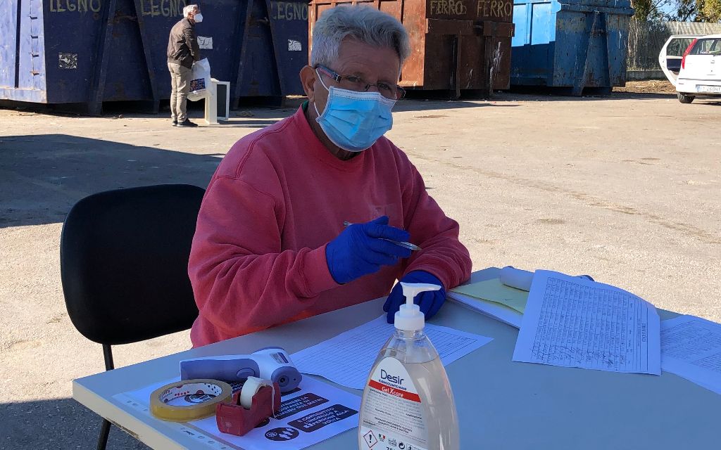 Nuove regole all'isola ecologica di Sciacca, controllo della temperatura e registrazione delle presenze