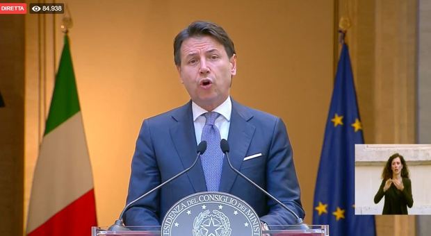 Conte spiega il suo Dpcm:"Stringiamo i denti adesso per tornare a respirare domani"