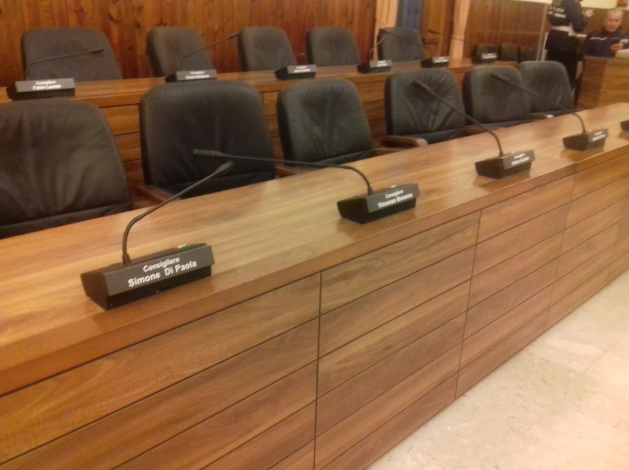 Le opposizioni bocciano il rendiconto, all'orizzonte lo scioglimento del consiglio comunale, ma potrebbe esserci il tempo per una mozione di sfiducia alla sindaca