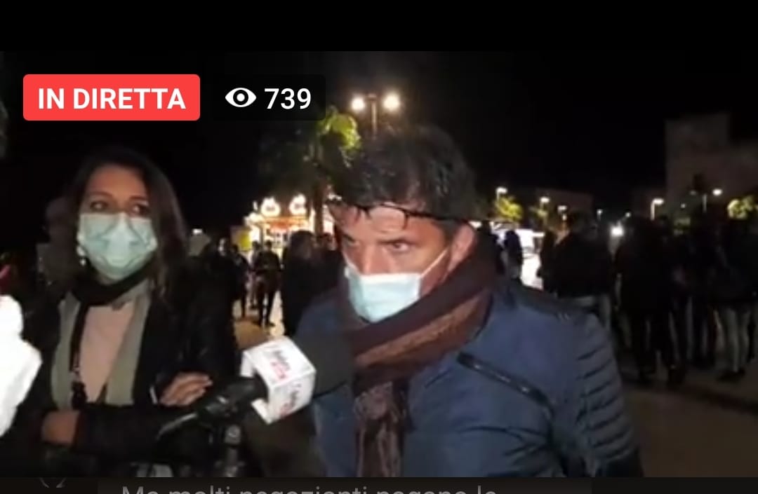 Piazza pacifica quella di Sciacca contro il Dpcm: "Puniti e colpevolizzati, ci sentiamo abbandonati"