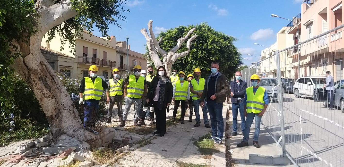Menfi, avviati i cantieri per la pavimentazione del piazzale vicino via Mazzini