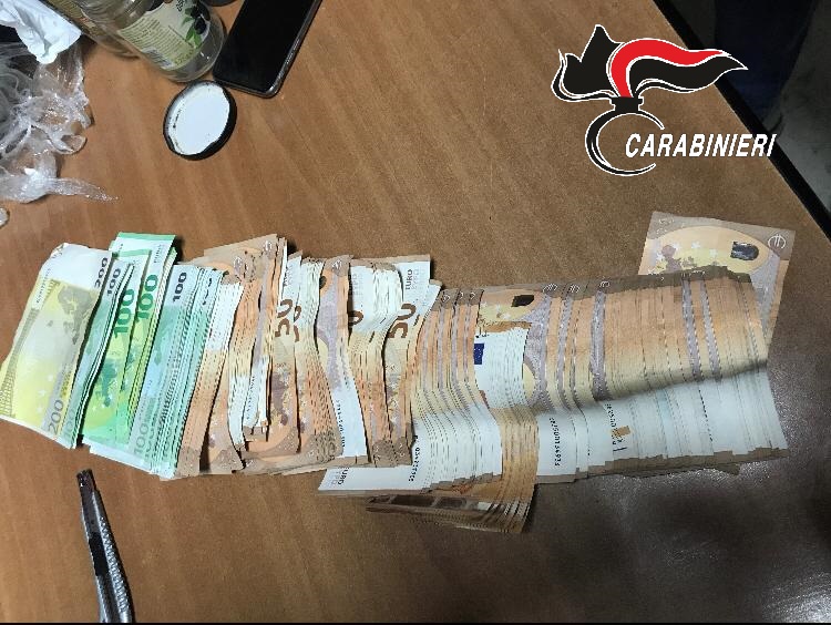 Tre misure cautelari per droga a Ribera e sequestrati dai carabinieri 12 mila euro nascosti in barattoli sepolti nel terreno in campagna