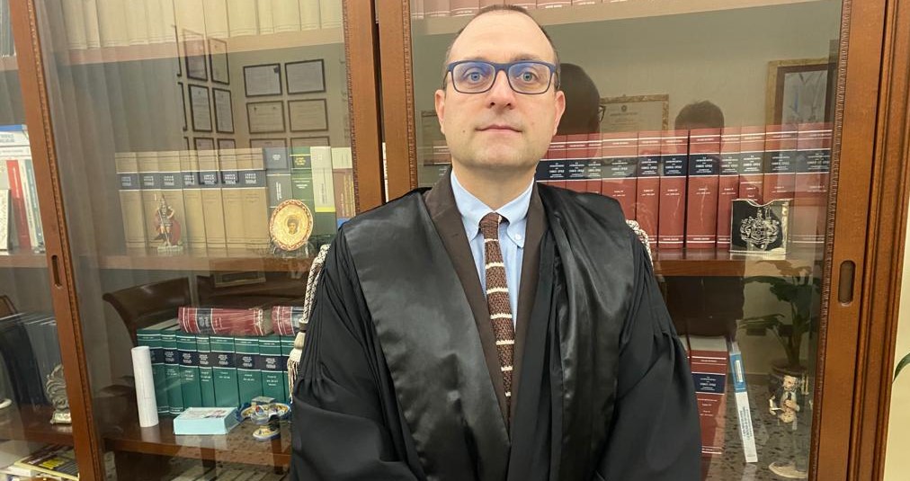 In municipio a Menfi con un'arma clandestina modificata, dipendente comunale patteggia la pena