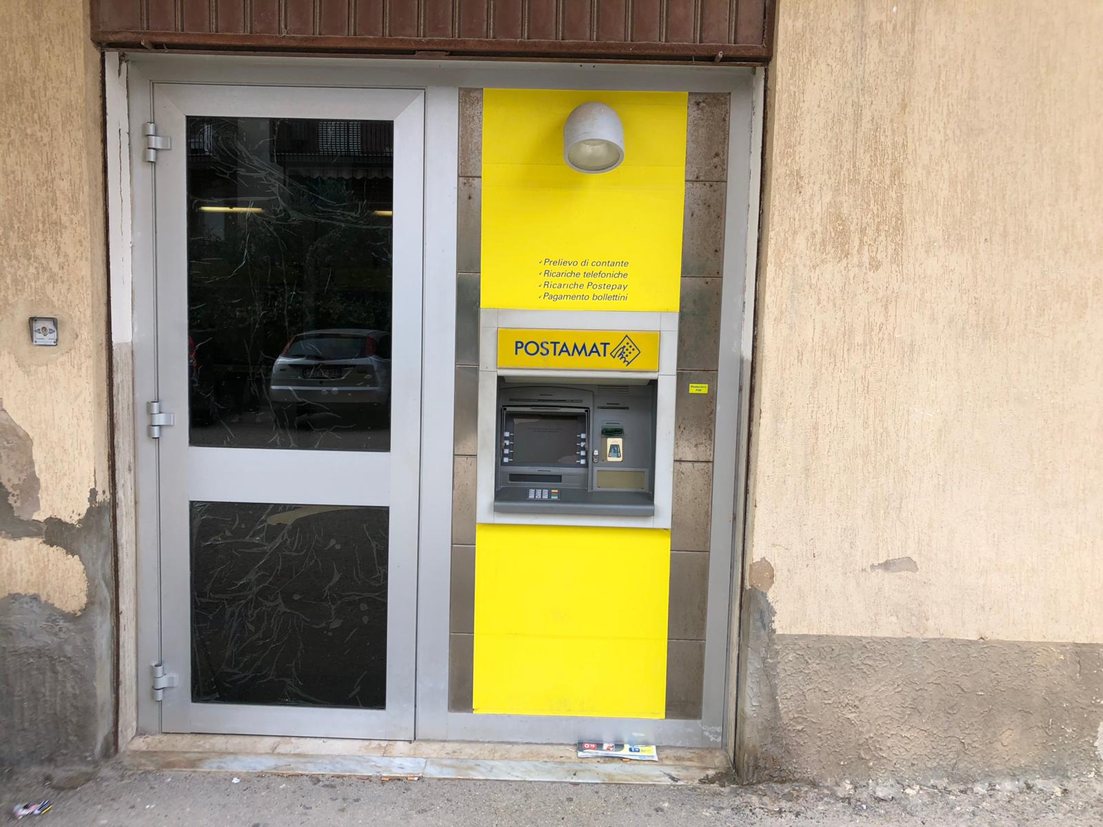 Impazzisce il Postmat della Perriera, ad alcuni soldi in più e due correntisti li riportano indietro