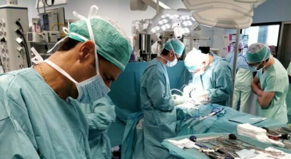 A Catania primo intervento cardiochirurgico in paziente affetto da Covid, i medici salvano la vita ad un uomo di 39 anni