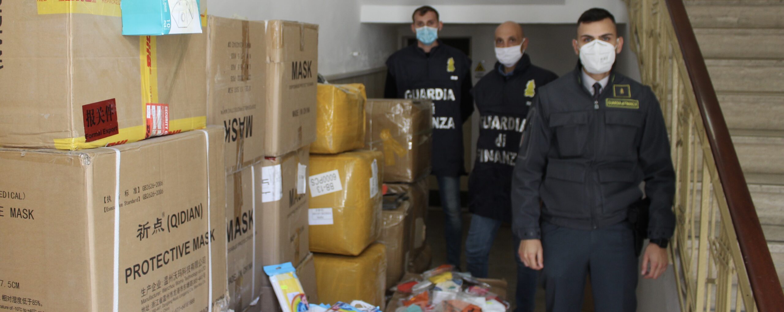 Centomila mascherine chirurgiche sequestrate nell’Agrigentino dalla Guardia di Finanza