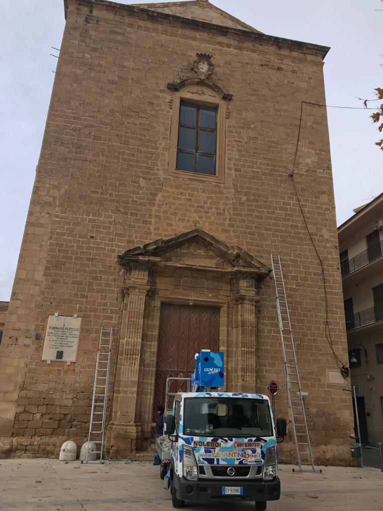 Luminarie per le chiese di Sciacca, il Comune di Sciacca inizia i lavori per le decorazioni natalizie