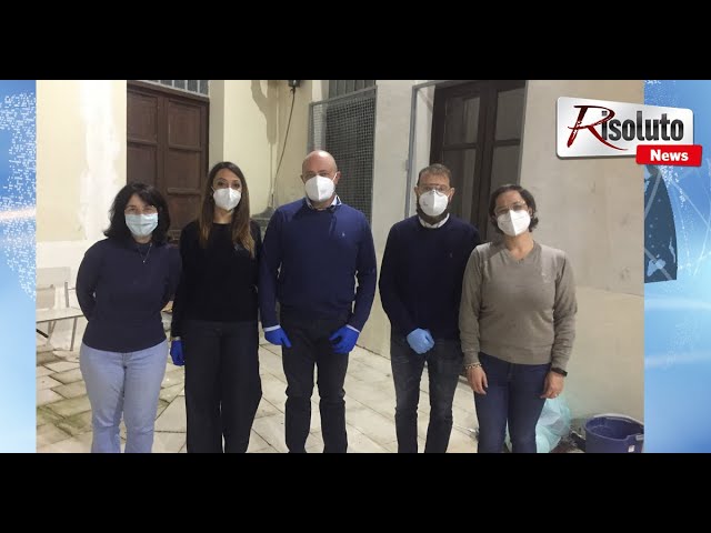 Difficoltà alla Mensa della Solidarieta' di Padre Pasqualino, ma stasera arrivano ai fornelli gli chef del Verdura e gli avvocati a servire la cena