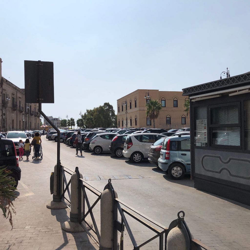 Parcheggi a Sciacca, si valutano modifiche delle tariffe per gli abbonamenti