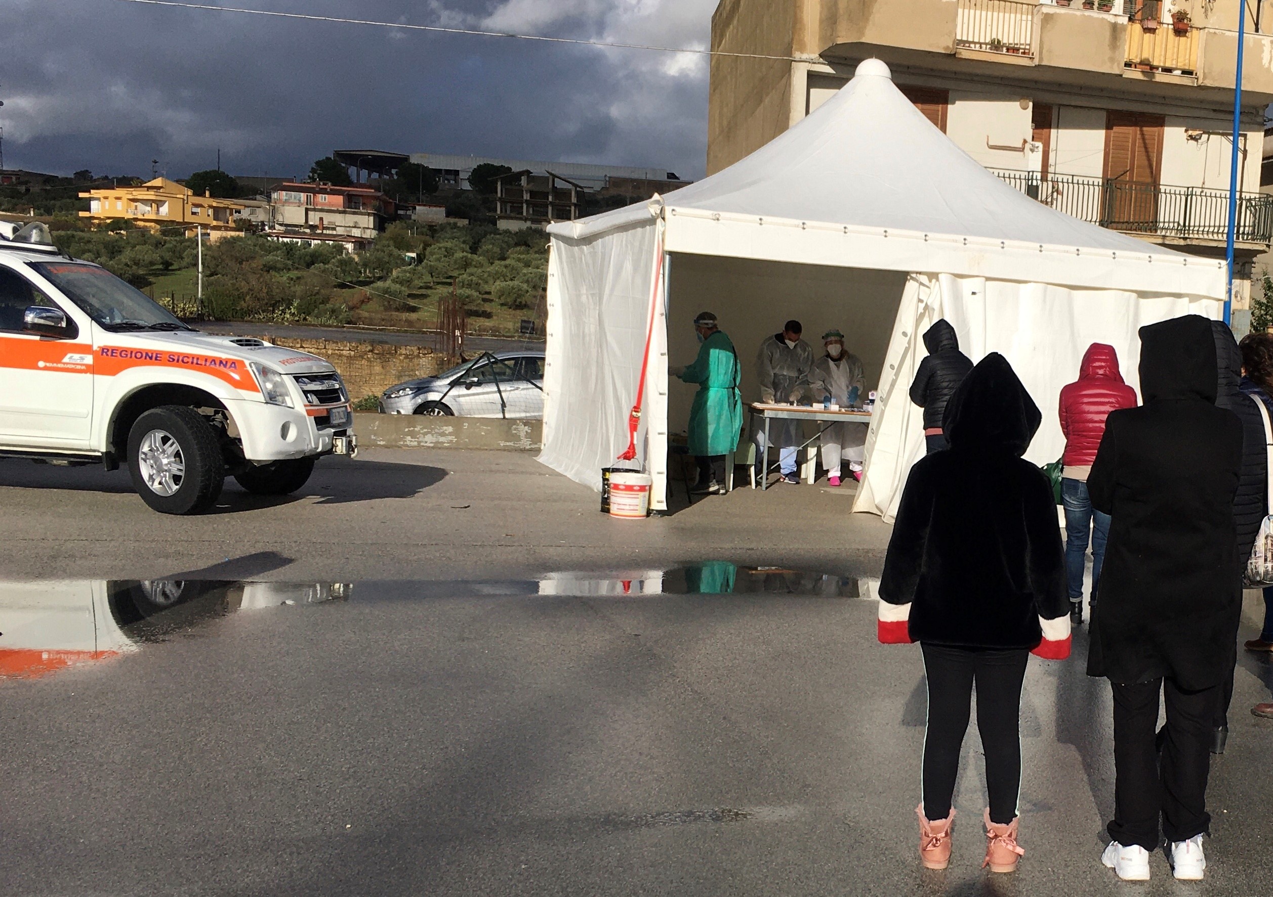 Covid, oggi a Ribera tutti negativi i tamponi rapidi eseguiti per le scuole
