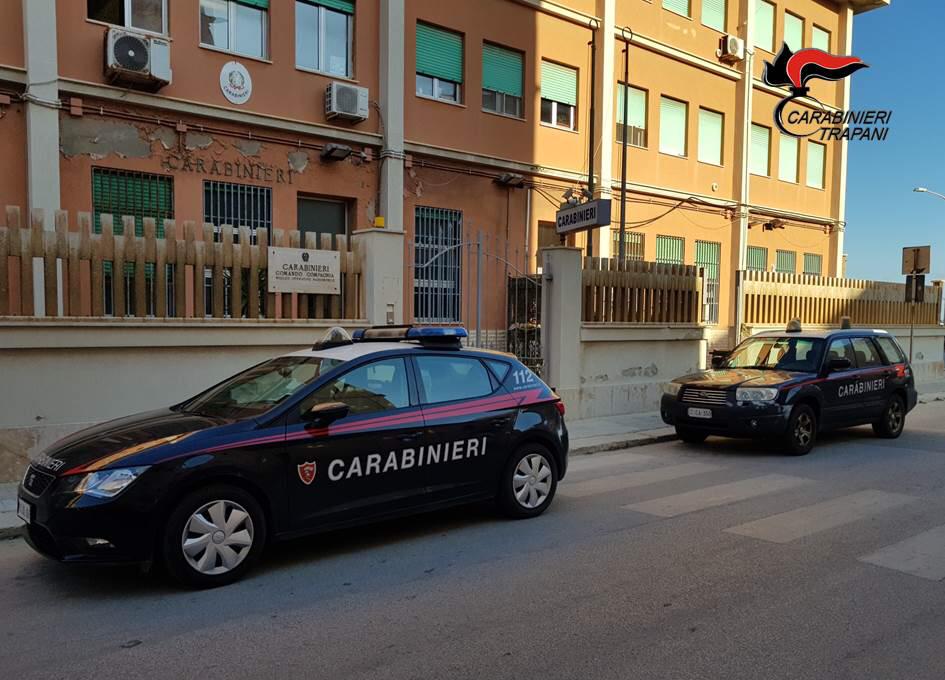 Bruciano rifiuti ma arriviamo i carabinieri, due arresti a Paceco