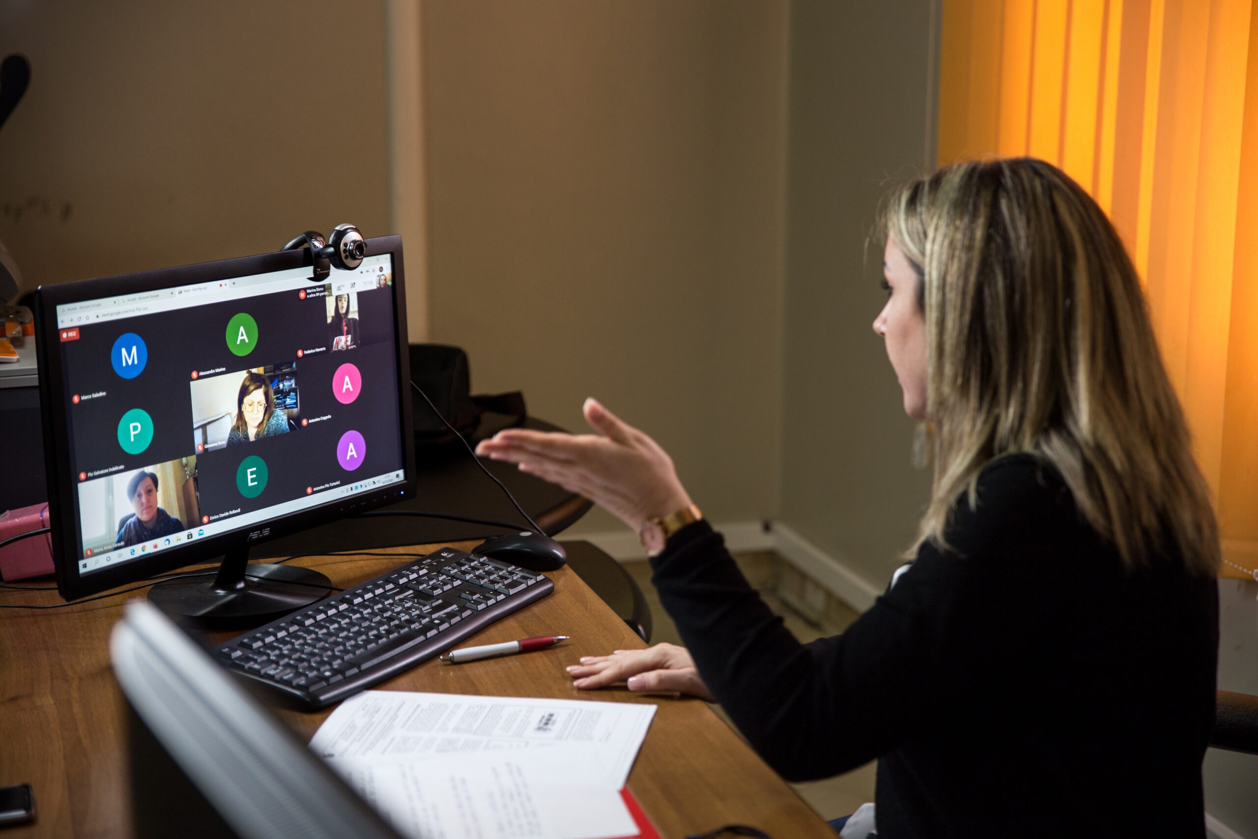 Anche l'Avis non ferma la sua attivita' di  sensibilizzazione in pandemia, collegamento in streaming con gli studenti
