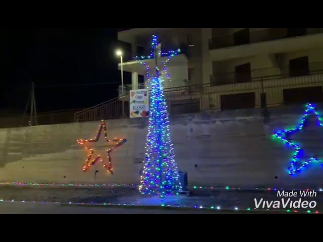 Addobbi di Natale nel quartiere Seniazza realizzati dal Comitato:" In un momento come questo era doveroso per i nostri anziani e  bimbi"