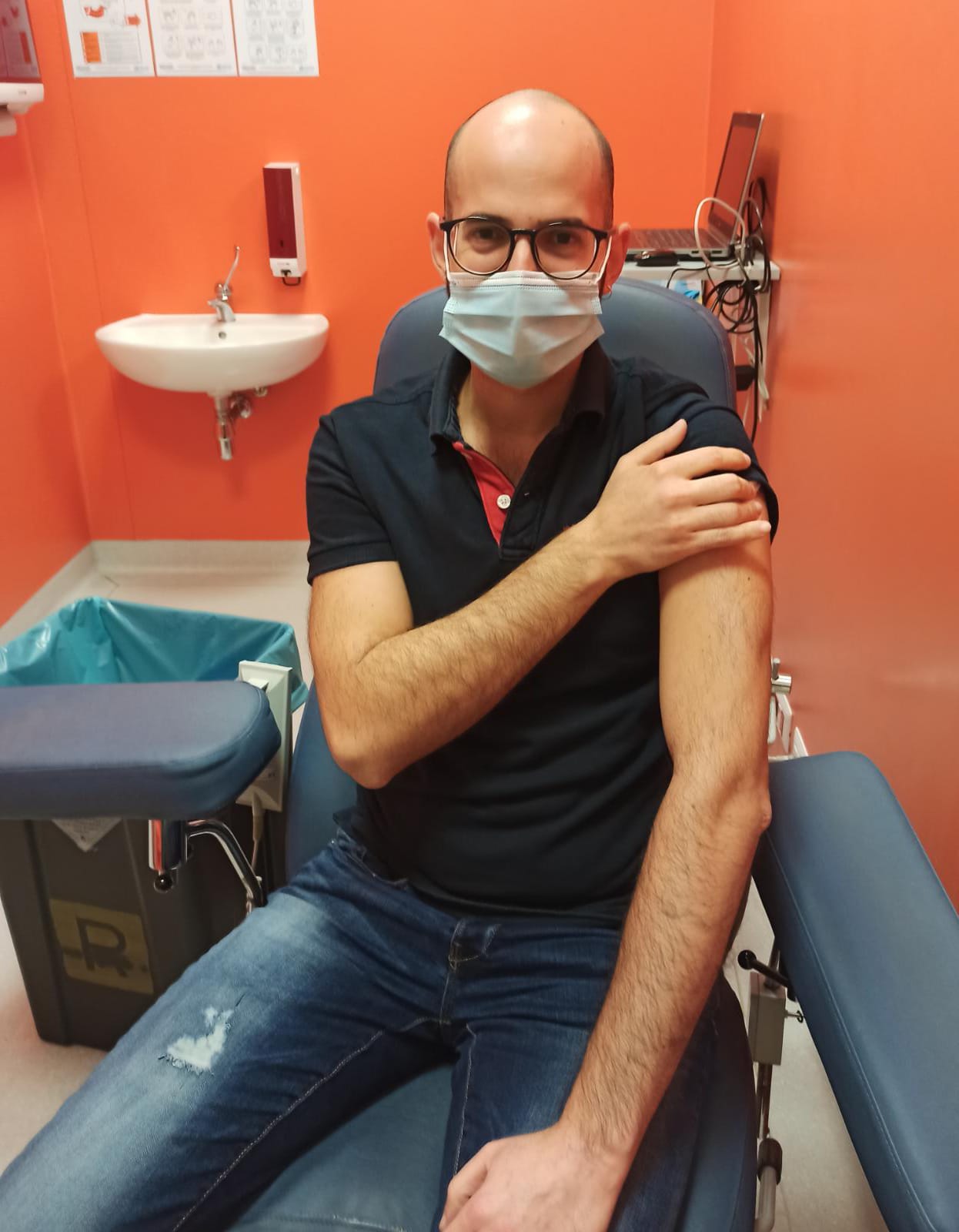 Anche per Giuseppe Russo, infermiere saccense al Niguarda e' toccata la dose Pfizer: "Nessuna paura"