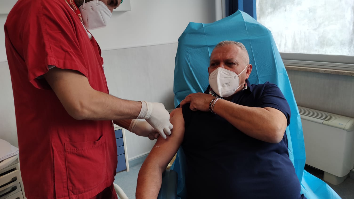 Il vaccino anticovid per medici e infermieri di Sciacca