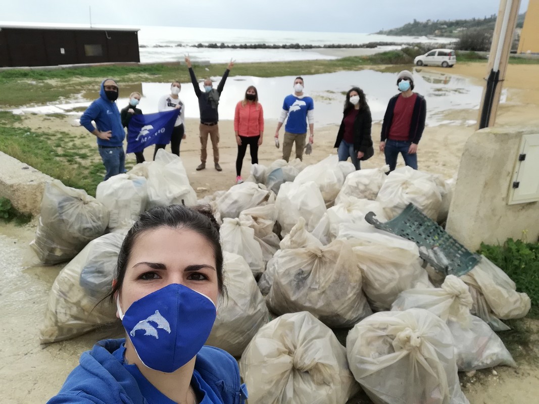 Oggi pulizia della spiaggia della Tonnara a Sciacca con Marevivo e Museo dei 5 Sensi
