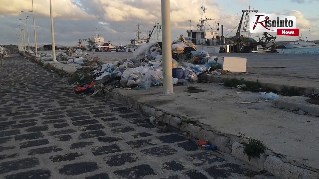 Anche a Capodanno il porto di Sciacca una discarica (Video)